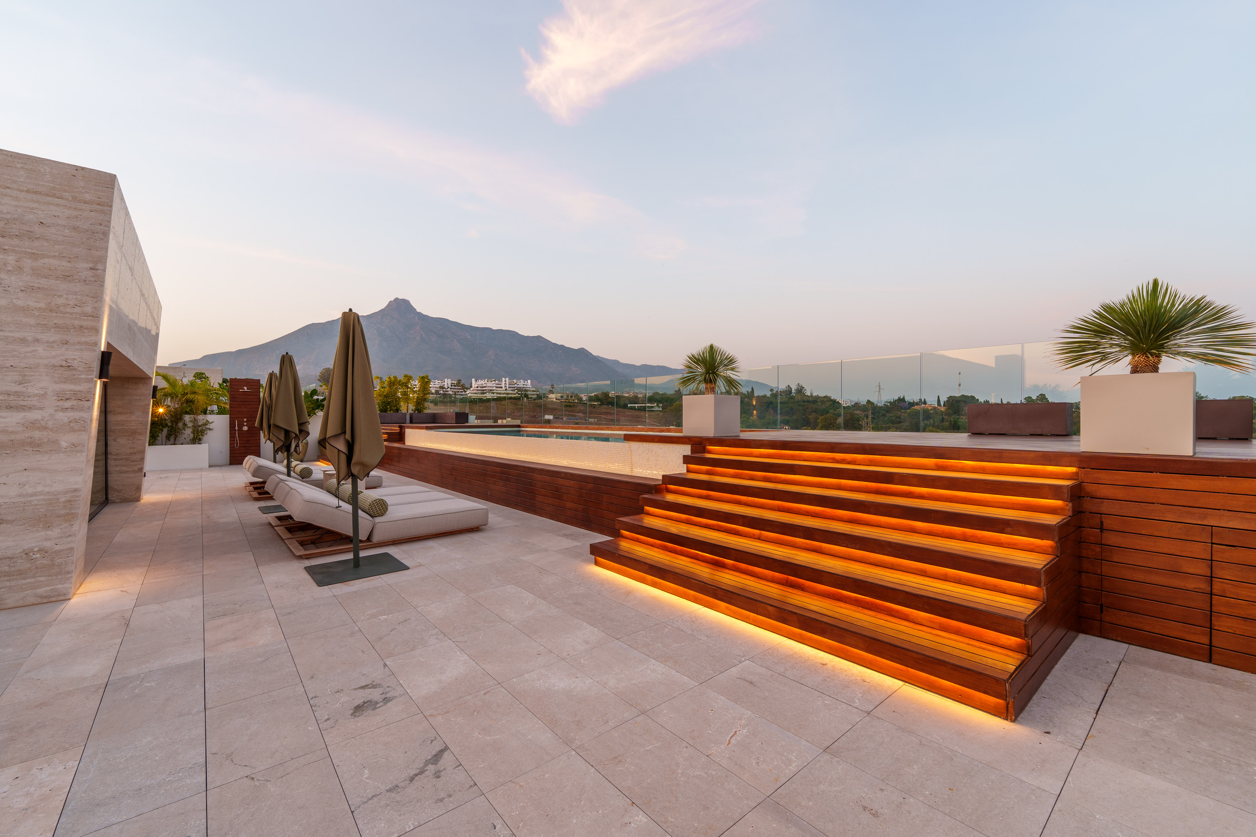 SkyVilla 6 — photo 1